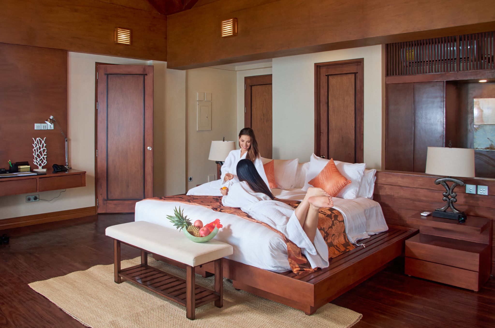 Royal Resort Hotel - Villa Bedroom